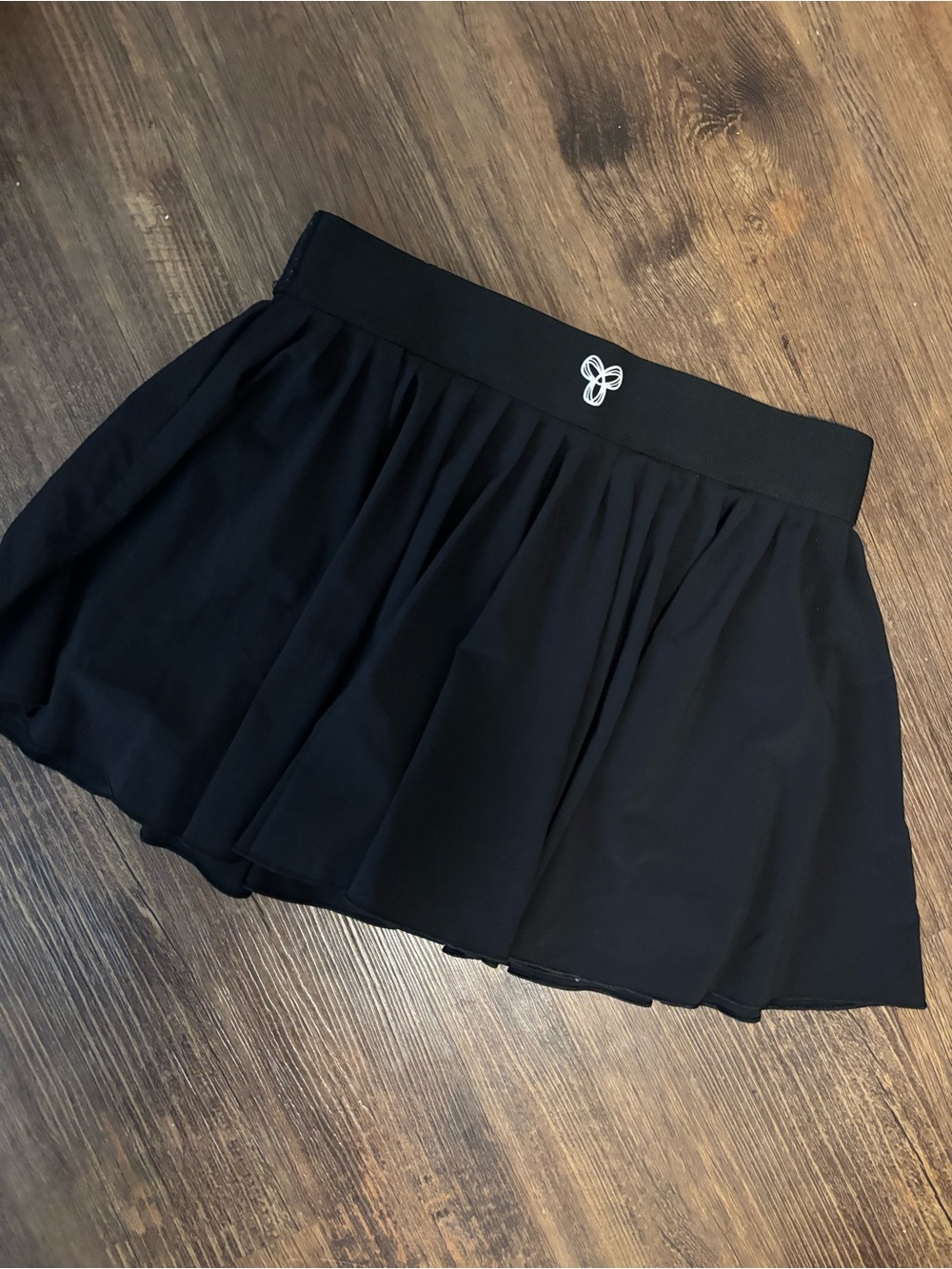 Aritzia TNA Black Pleated Tennis Mini Skirt w/ Built In Shorts & Pockets 🖤 S/M